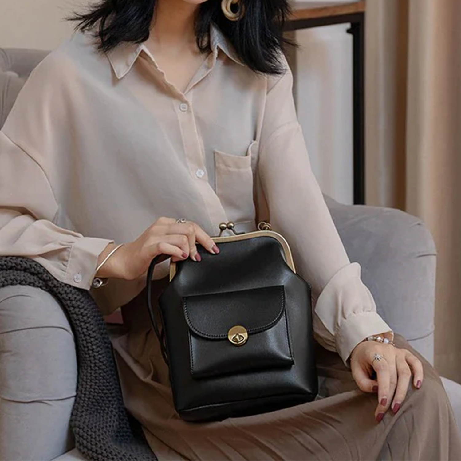Kiss-Lock Shoulder Bag With Front Turn-Lock Pocket And Antique Metal Hardware